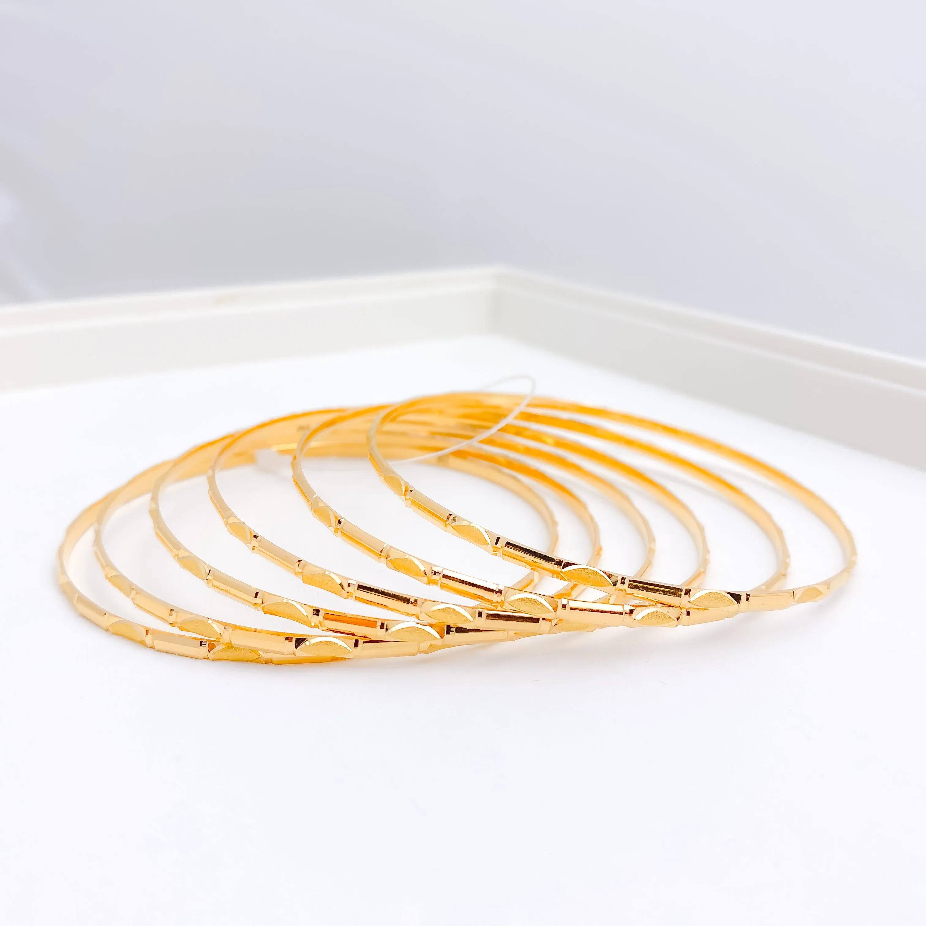 Alternating Matte Finish 6 Set Bangles